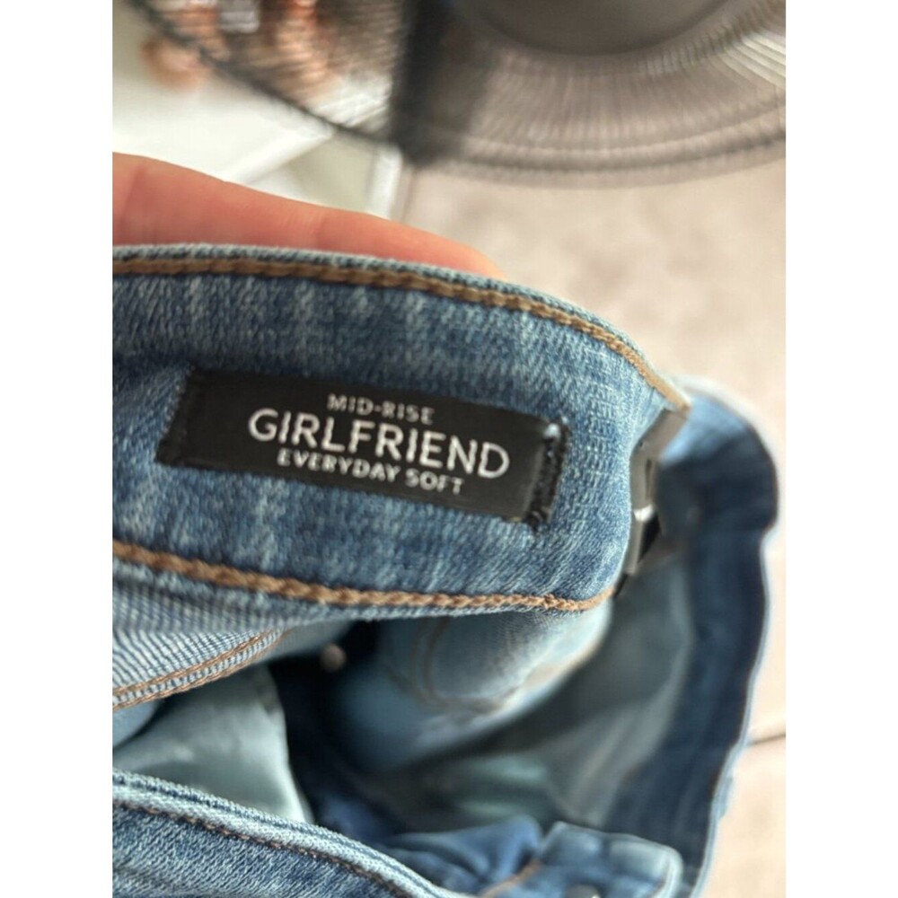 WHITE HOUSE BLACK MARKET MIDRISE EVERYDAY SOFT CASUAL DENIM GIRLFRIEND JEANS - Picture 4 of 5